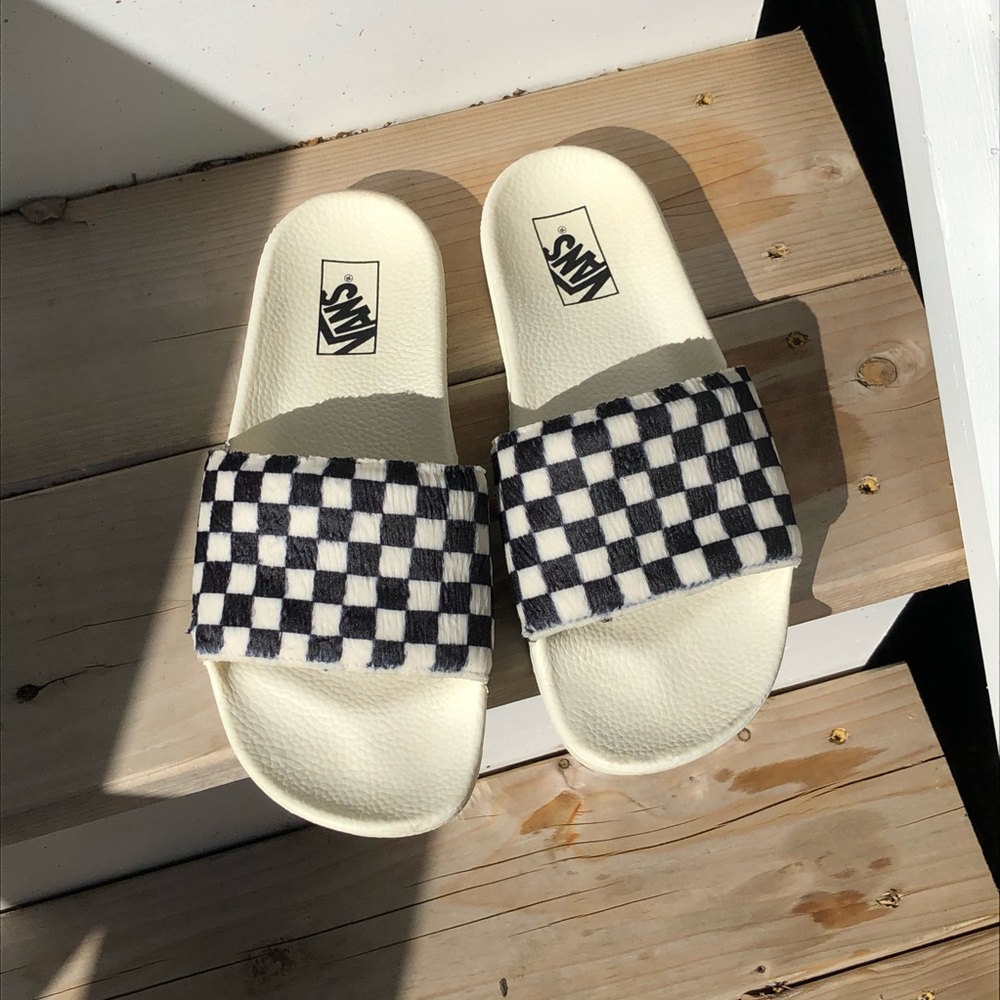 ❌SOLD❌VANS Checkered Fuzzy Slides